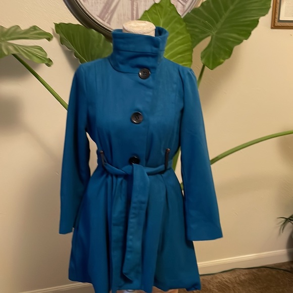 Teal short coat with pockets. Lined! Size XL (16) - Picture 2 of 4